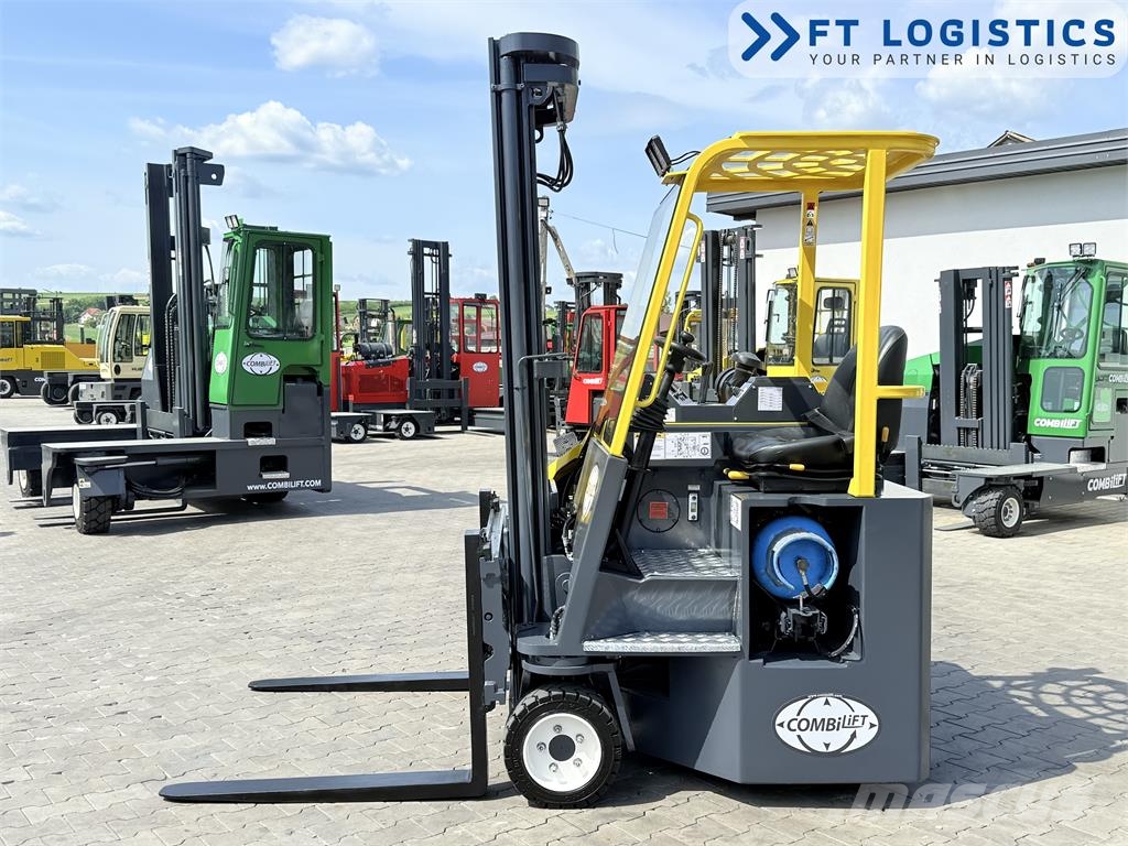 Combilift CB3000 / GAS / DUPLEX 4000MM / FORK-POSITIONER / S شاحنة المناولة رباعية الاتجاهات