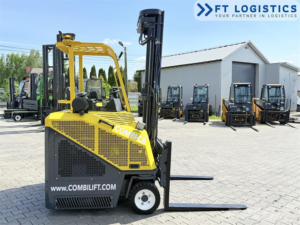 Combilift CB3000 / GAS / DUPLEX 4000MM / FORK-POSITIONER / S شاحنة المناولة رباعية الاتجاهات