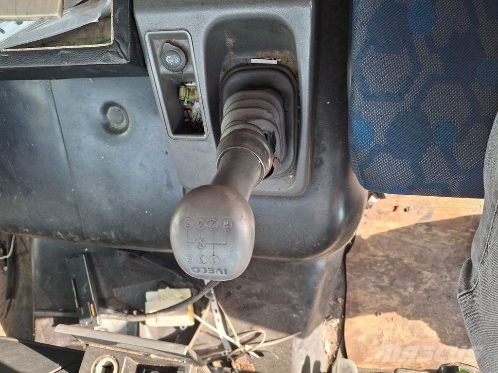 Iveco ML150E21 EUROCARGO 平板车