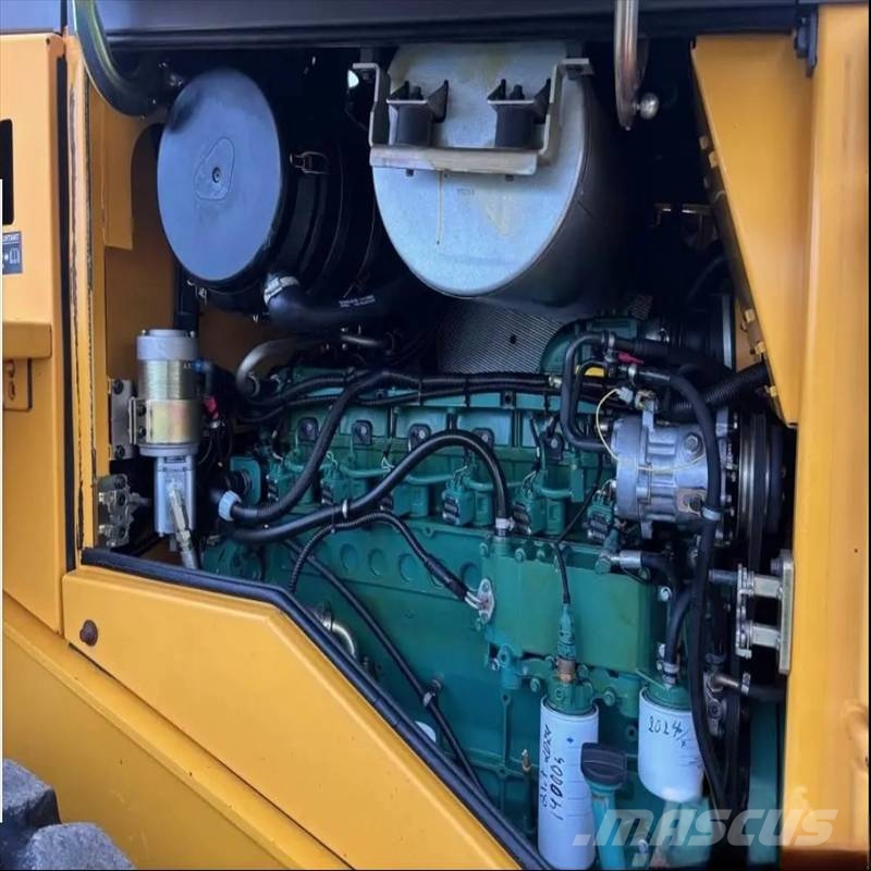 Volvo 120E Cargadoras sobre ruedas