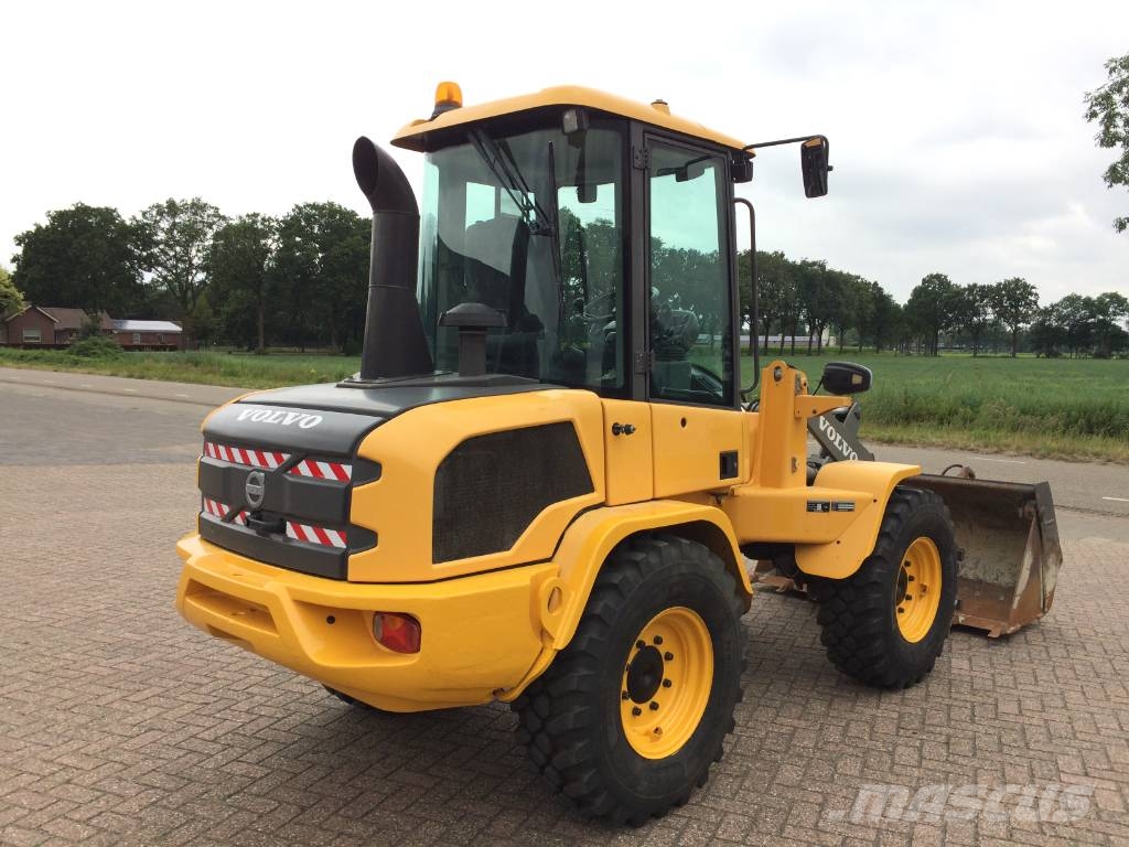 Volvo L 30 G 轮式装载机