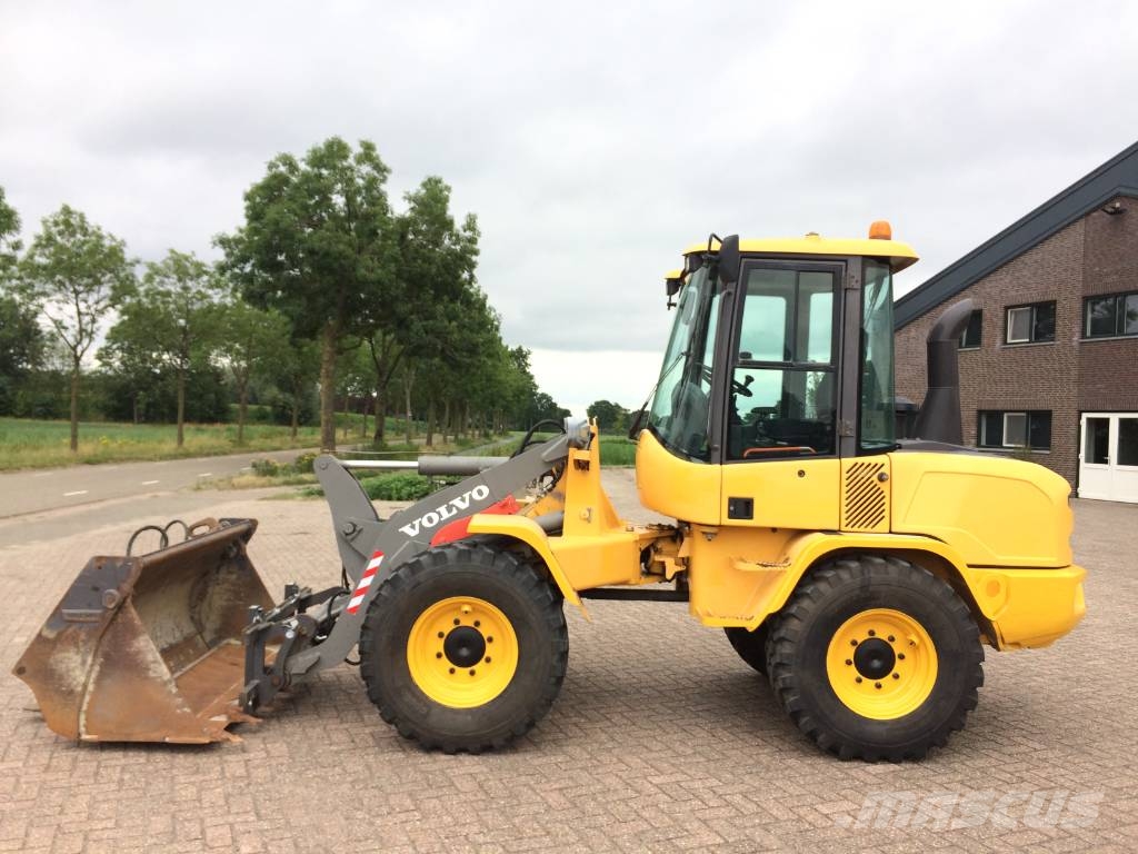 Volvo L 30 G 轮式装载机