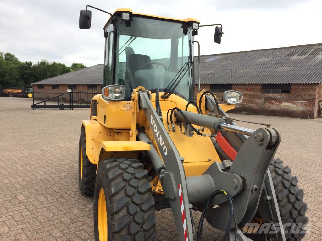Volvo L 30 G 轮式装载机