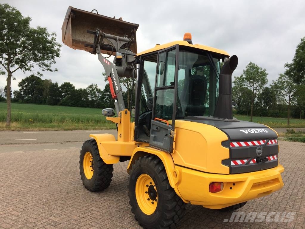 Volvo L 30 G 轮式装载机