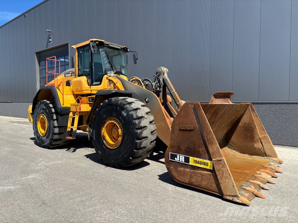Volvo L 220 H Naudoti ratiniai krautuvai
