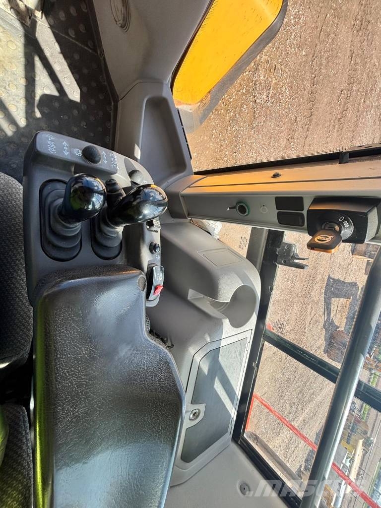 Volvo L 220 H Naudoti ratiniai krautuvai