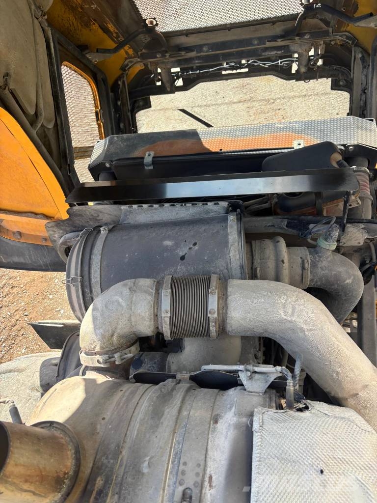 Volvo L 220 H Naudoti ratiniai krautuvai