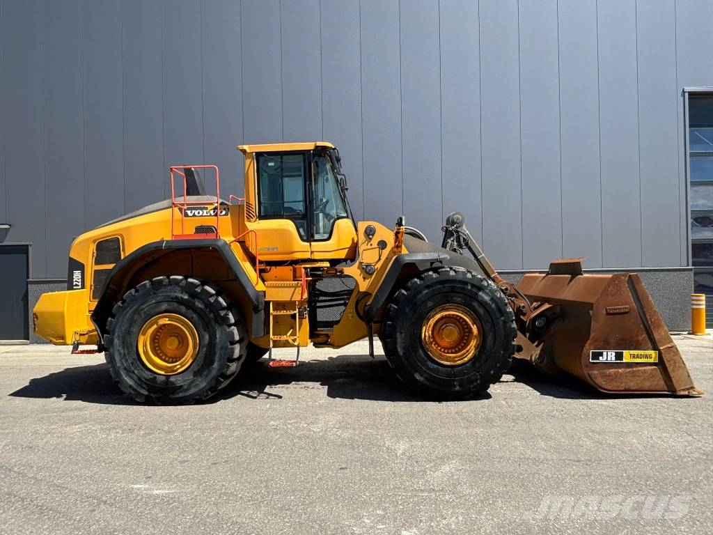 Volvo L 220 H Naudoti ratiniai krautuvai