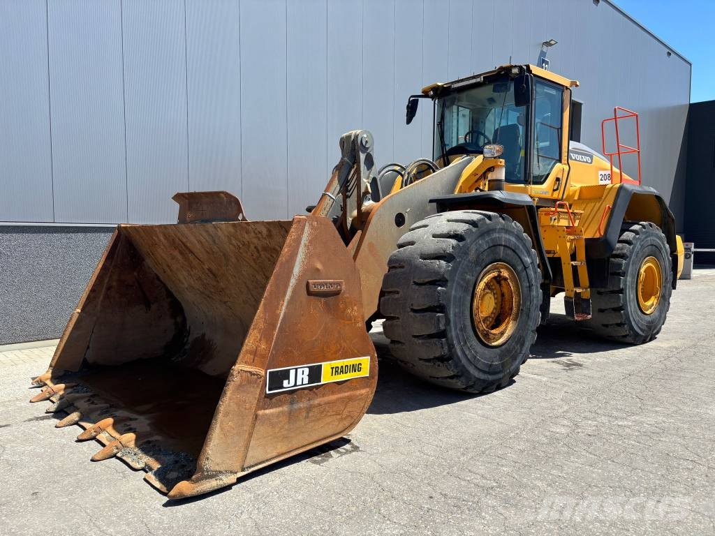 Volvo L 220 H Naudoti ratiniai krautuvai