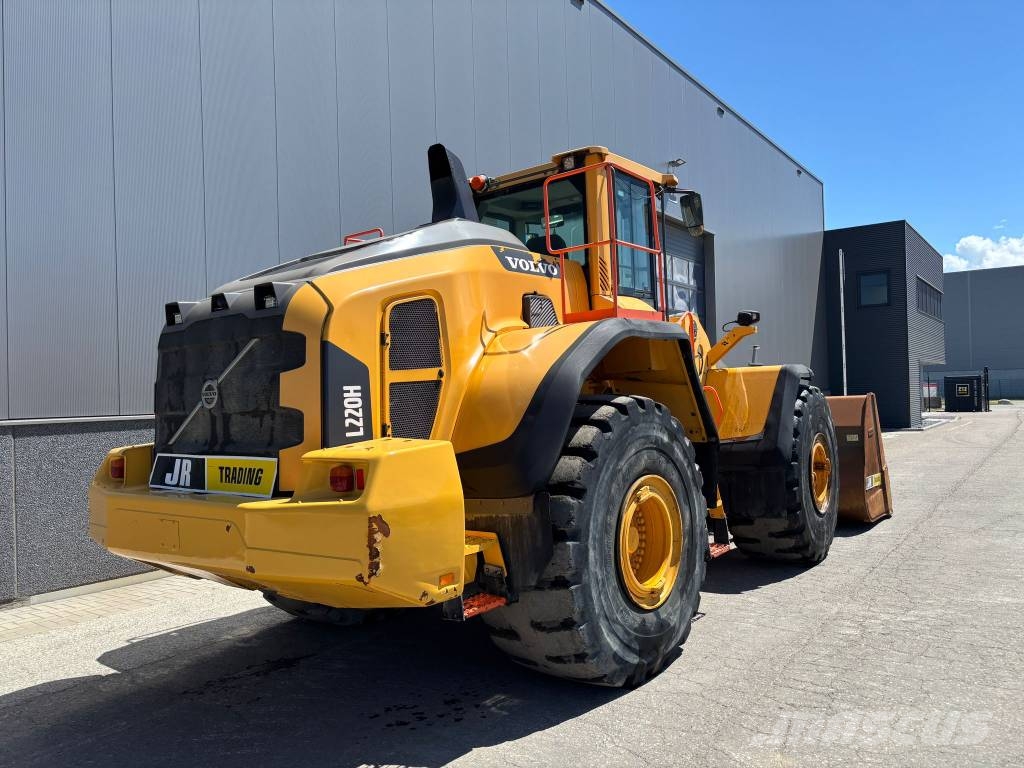 Volvo L 220 H Naudoti ratiniai krautuvai