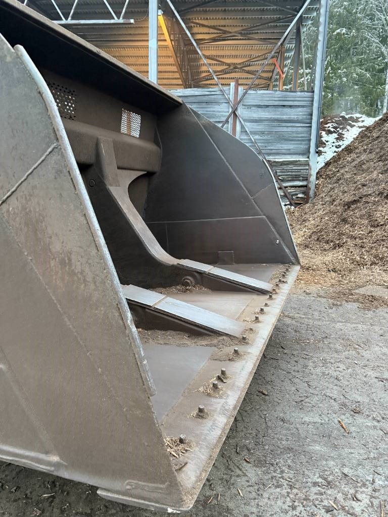 Volvo 13 m3 high tip bucket دلاء
