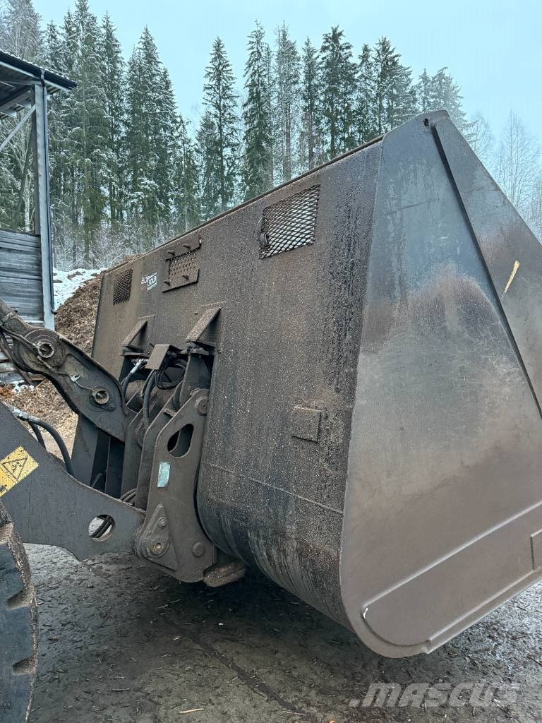 Volvo 13 m3 high tip bucket دلاء