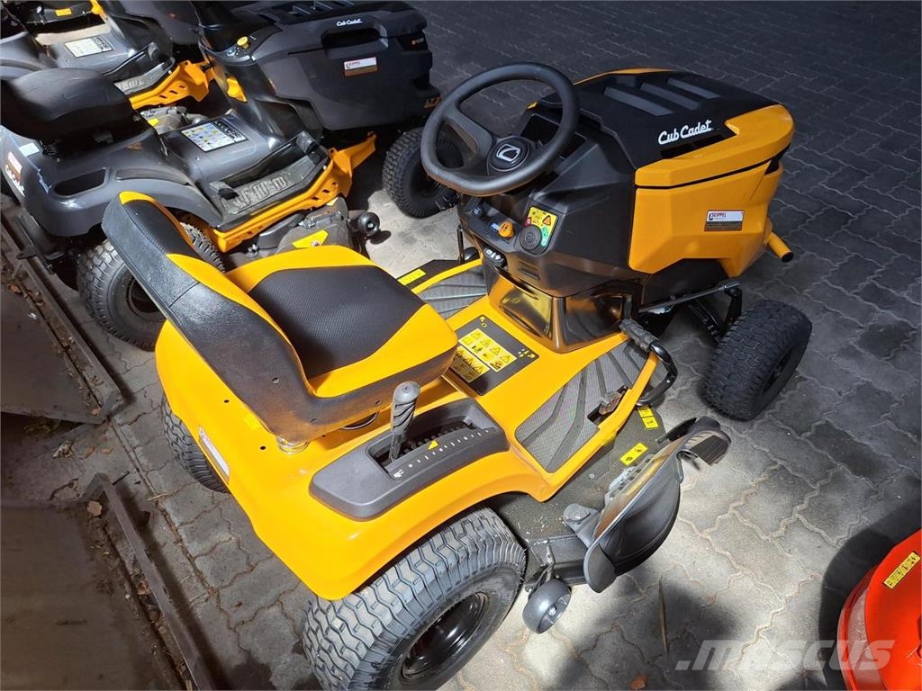 Cub Cadet XT2 QS117 117CM 2-Zyl.-Kawasaki Pealseistavad niidukid