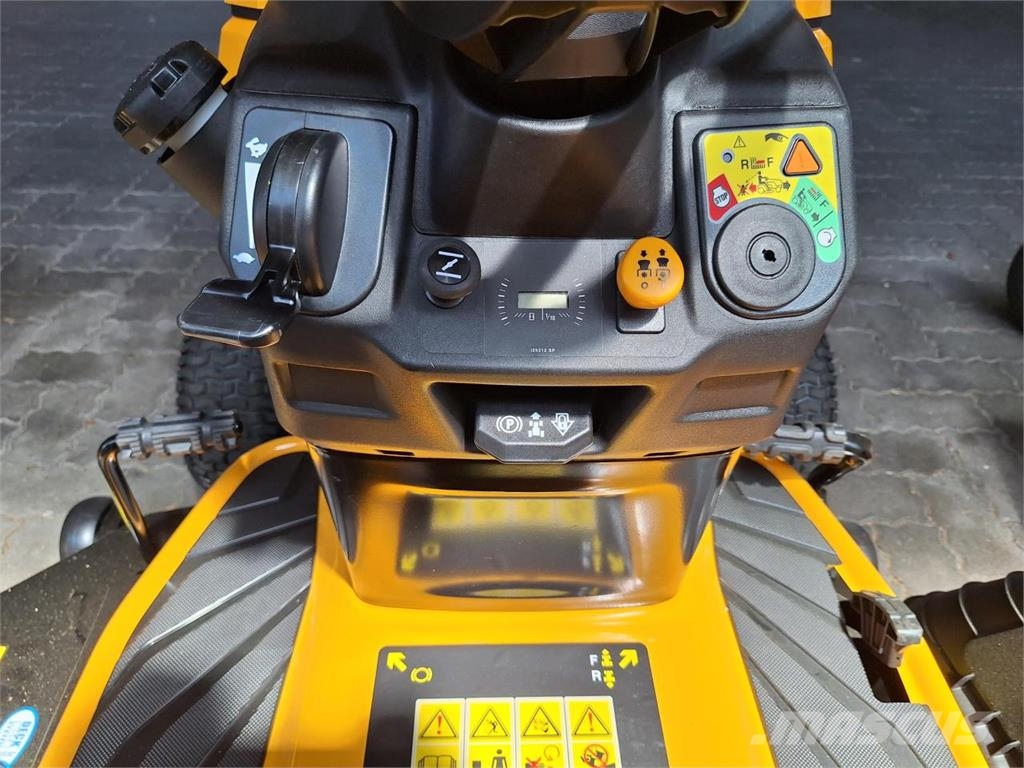 Cub Cadet XT2 QS117 117CM 2-Zyl.-Kawasaki Pealseistavad niidukid