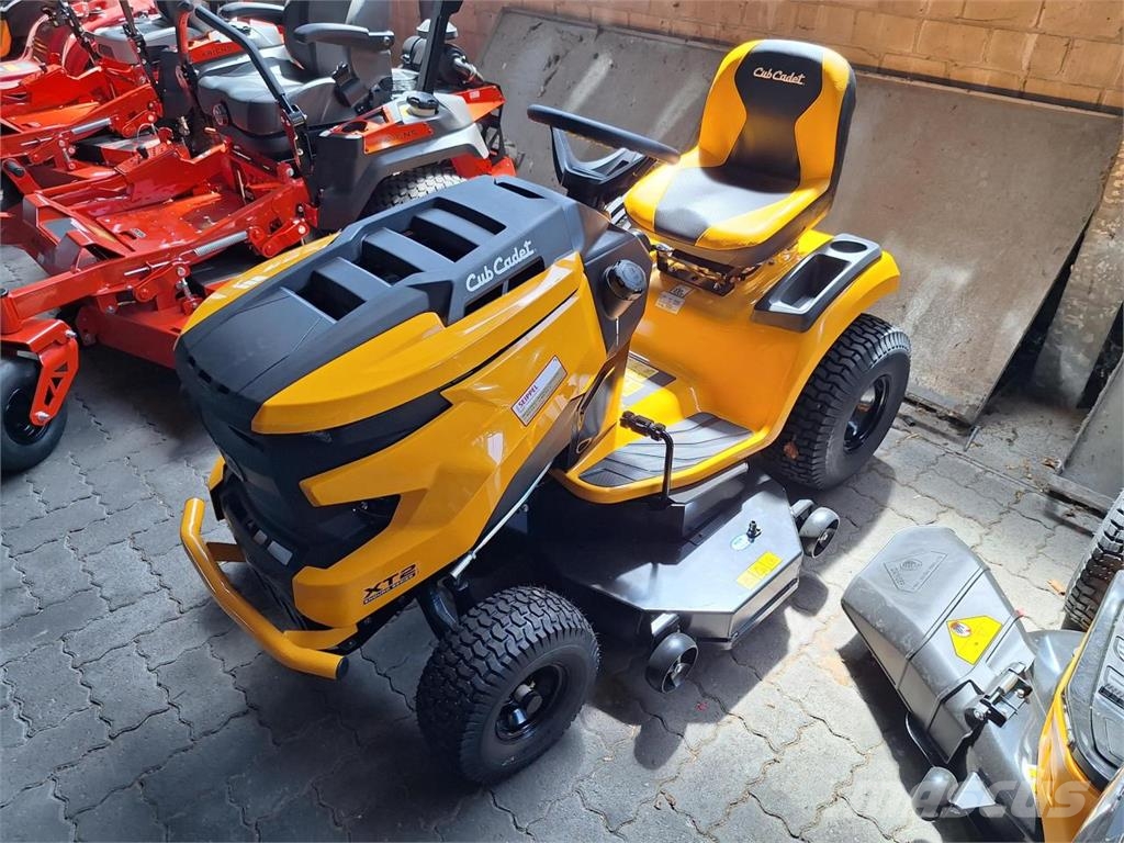 Cub Cadet XT2 QS117 117CM 2-Zyl.-Kawasaki Pealseistavad niidukid