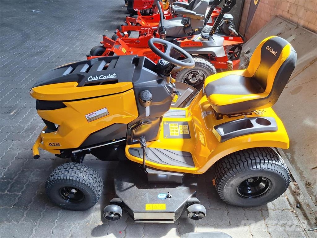 Cub Cadet XT2 QS117 117CM 2-Zyl.-Kawasaki Pealseistavad niidukid