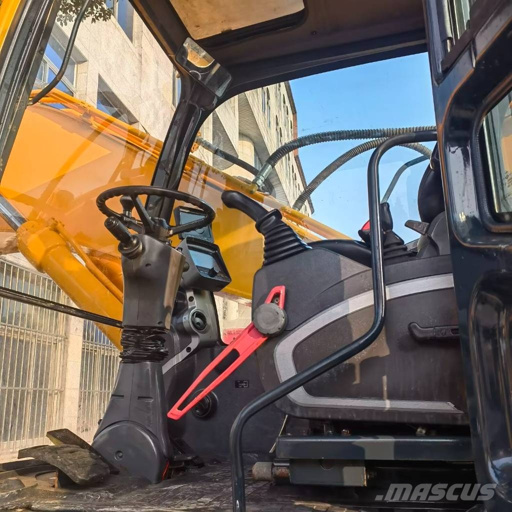 Hyundai 210W-9   Shanghai largest supplier Mobilbagger