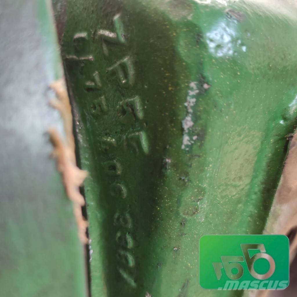 John Deere 6620 ZF AS2045 Final Drive Steering Knuckle, Hub, Axle Shaft L101713 Chassis