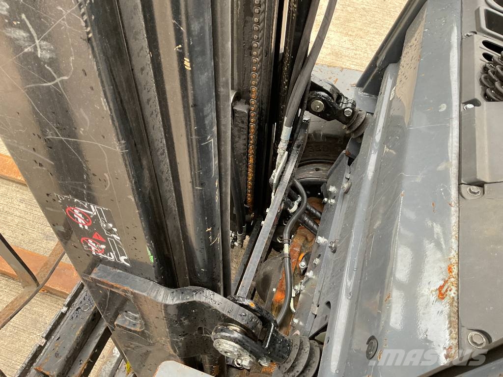 Toyota 02-8FDF25 Tonero شاحنات الديزل