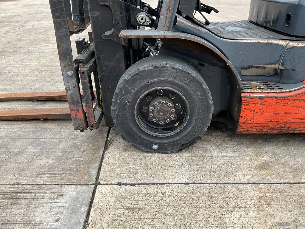 Toyota 02-8FDF25 Tonero شاحنات الديزل