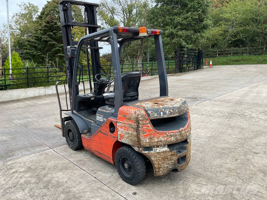 Toyota 02-8FDF25 Tonero شاحنات الديزل