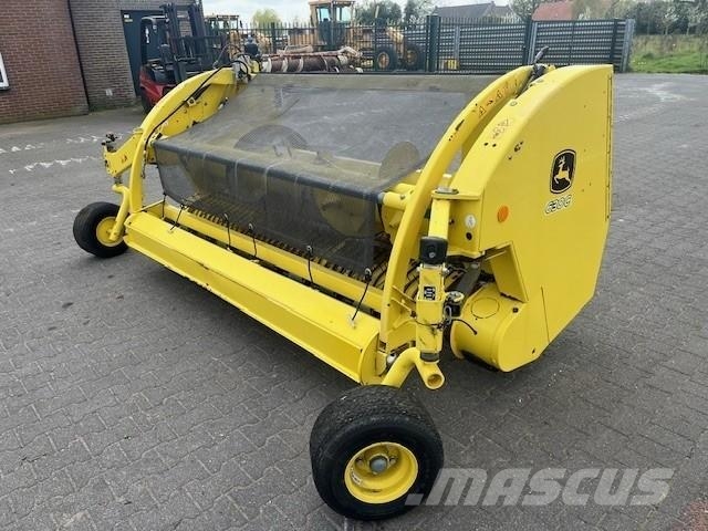 John Deere 630C Feldhäcksler