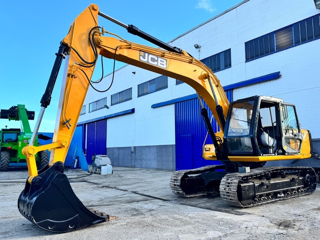 JCB JS 160 LC Paletli ekskavatörler