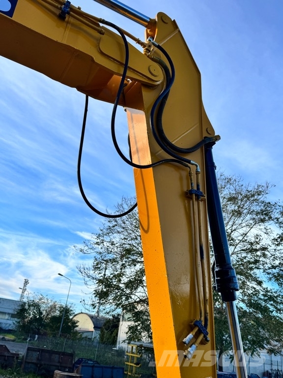JCB JS 160 LC Paletli ekskavatörler