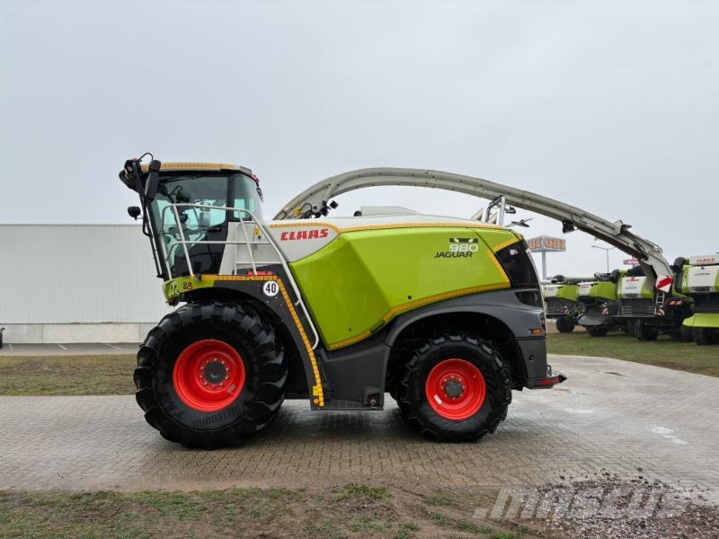CLAAS JAGUAR 980 T4 Selbstfahrende Häcksler