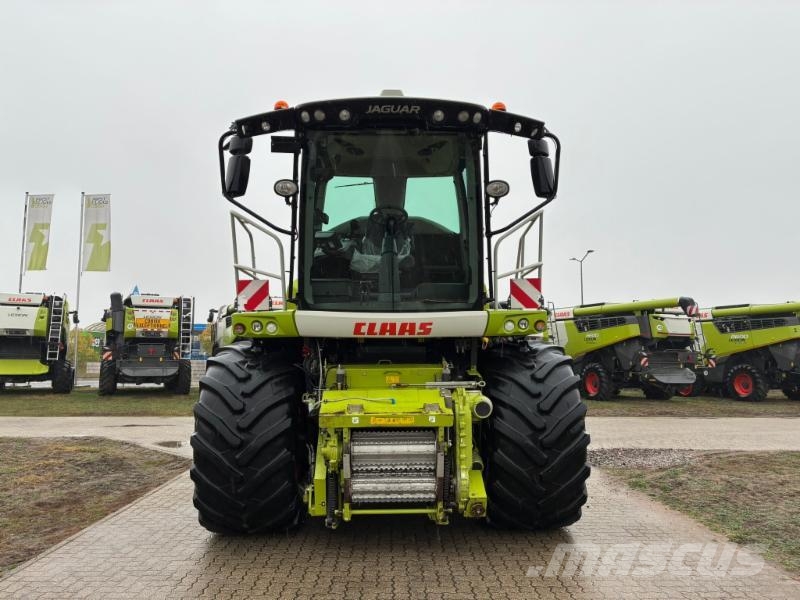CLAAS JAGUAR 980 T4 Selbstfahrende Häcksler