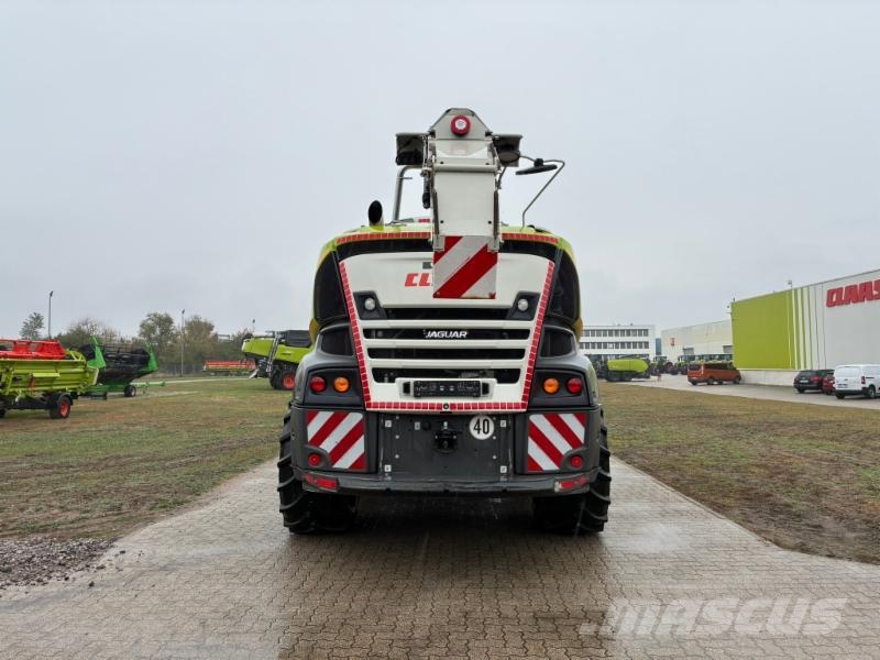 CLAAS JAGUAR 980 T4 Selbstfahrende Häcksler