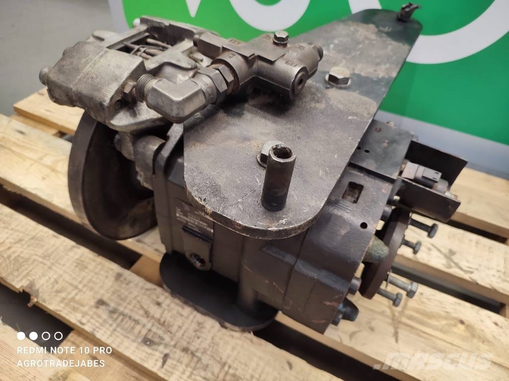 JCB Travel motor 332/F2191 HMV105-02-2712 JCB 520-40 Engines