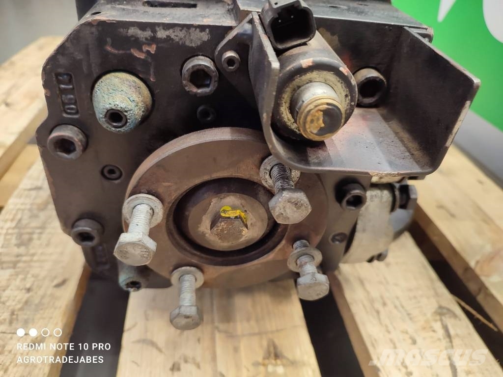 JCB Travel motor 332/F2191 HMV105-02-2712 JCB 520-40 Engines