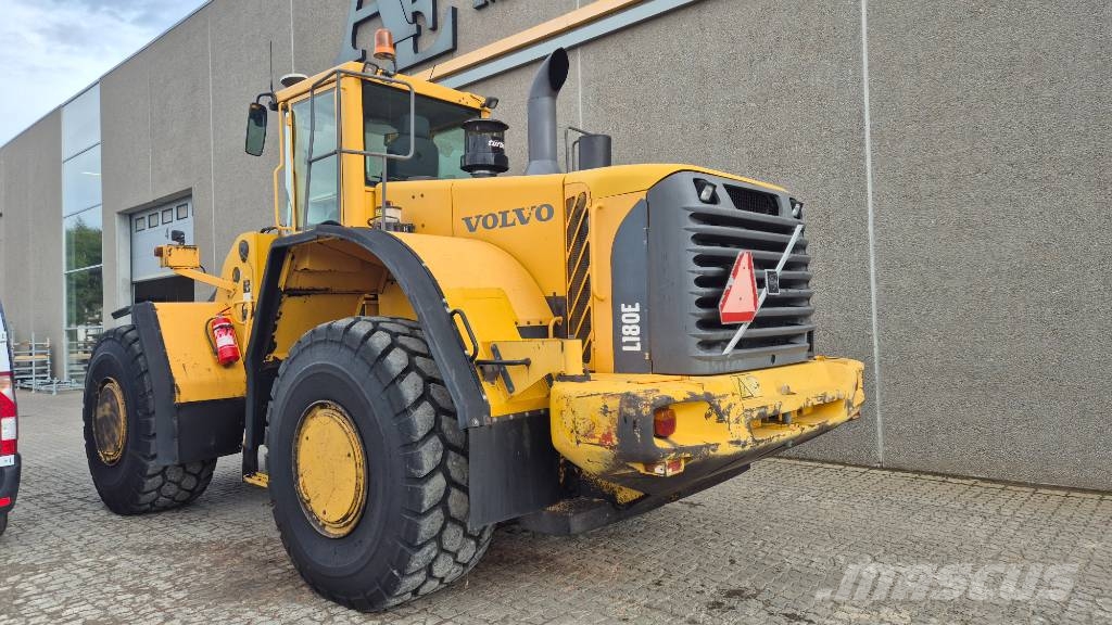 Volvo L 180 E Incarcator pe pneuri