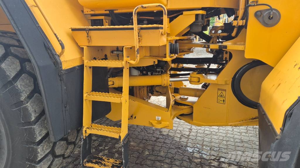 Volvo L 180 E Incarcator pe pneuri