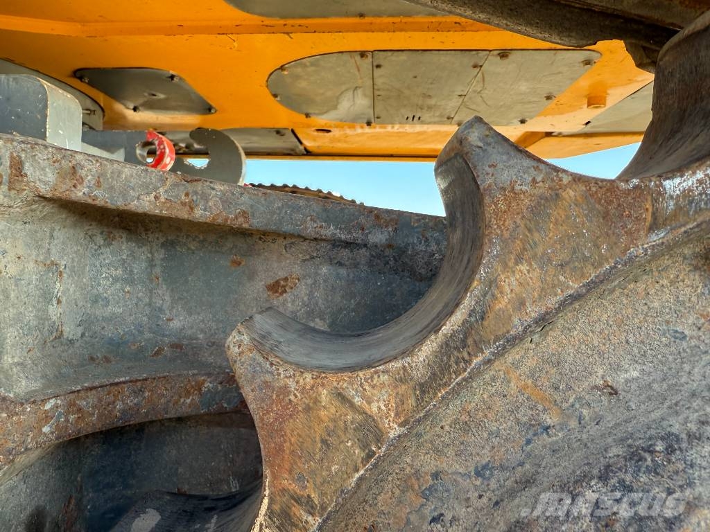 Liebherr R944C UHD - 23 Meter Demolition Hydr Undercarriage Εκσκαφείς κατεδαφίσεων