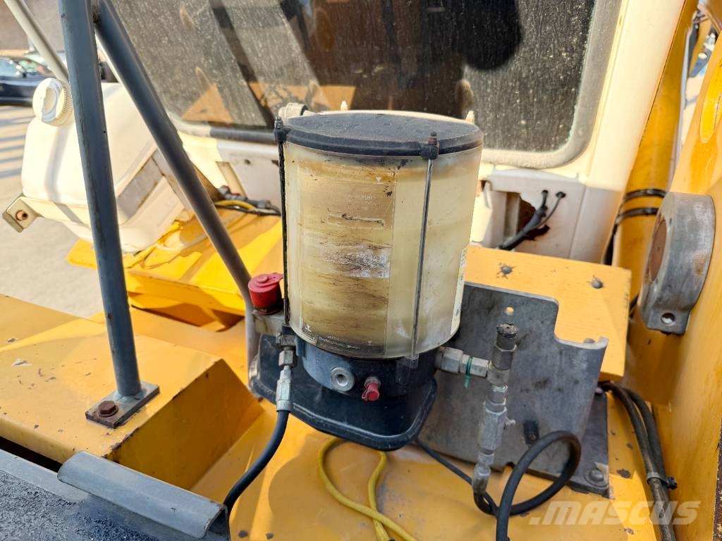 Liebherr R944C UHD - 23 Meter Demolition Hydr Undercarriage Εκσκαφείς κατεδαφίσεων