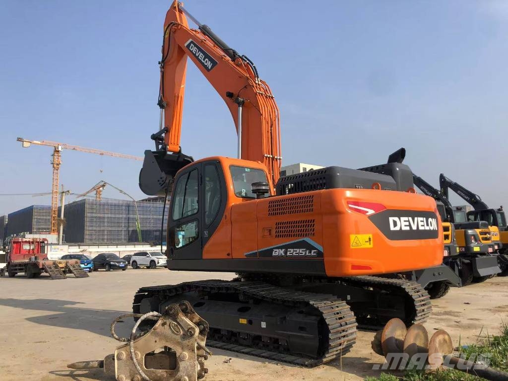Doosan DX 225 LCA Kāpurķēžu ekskavatori