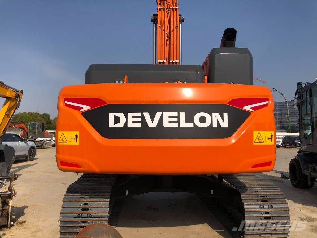 Doosan DX 225 LCA Kāpurķēžu ekskavatori