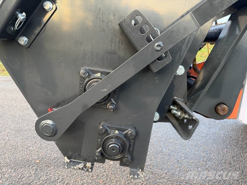  YstadMaskiner Sandspridare SP-400 Пескоразбрасывателы