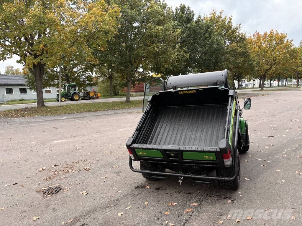 John Deere Gator TE Гольф-мобілі
