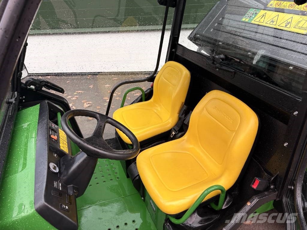 John Deere Gator TE Гольф-мобілі