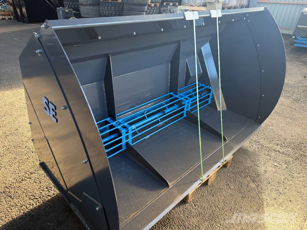 SE Equipment  ny sandspridarskopa 3,35m3 omg lev 79.000+m Vozila za posipavanje soli in peska