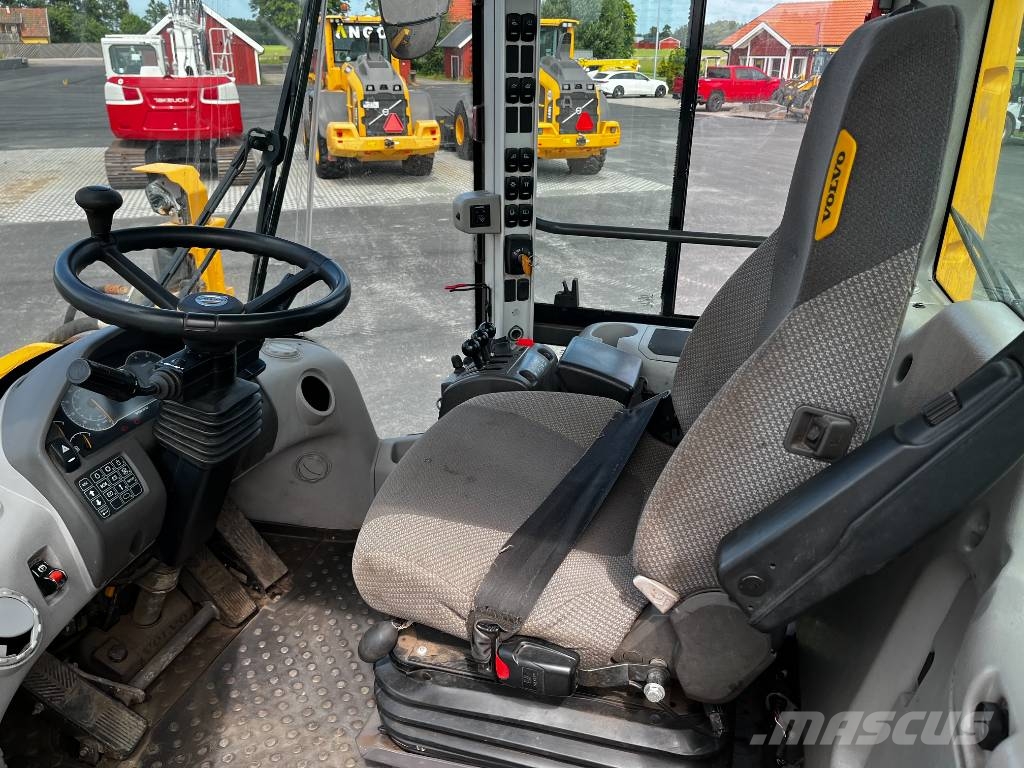 Volvo L 90 H لوادر بعجل