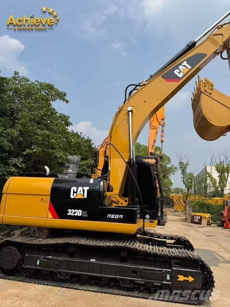 CAT 323D2L Εκσκαφείς με ερπύστριες