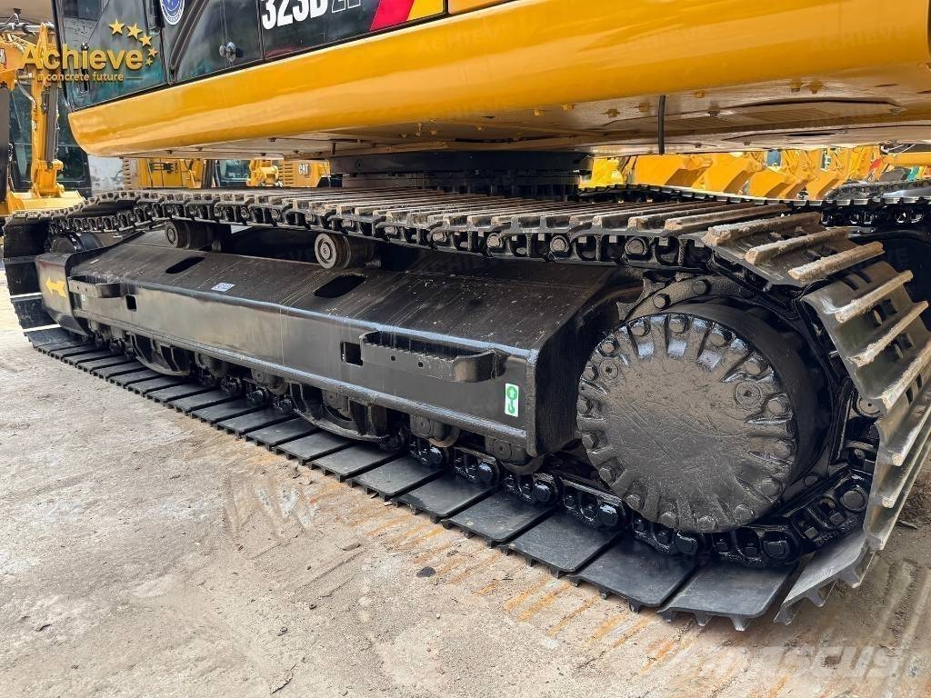 CAT 323D2L Εκσκαφείς με ερπύστριες
