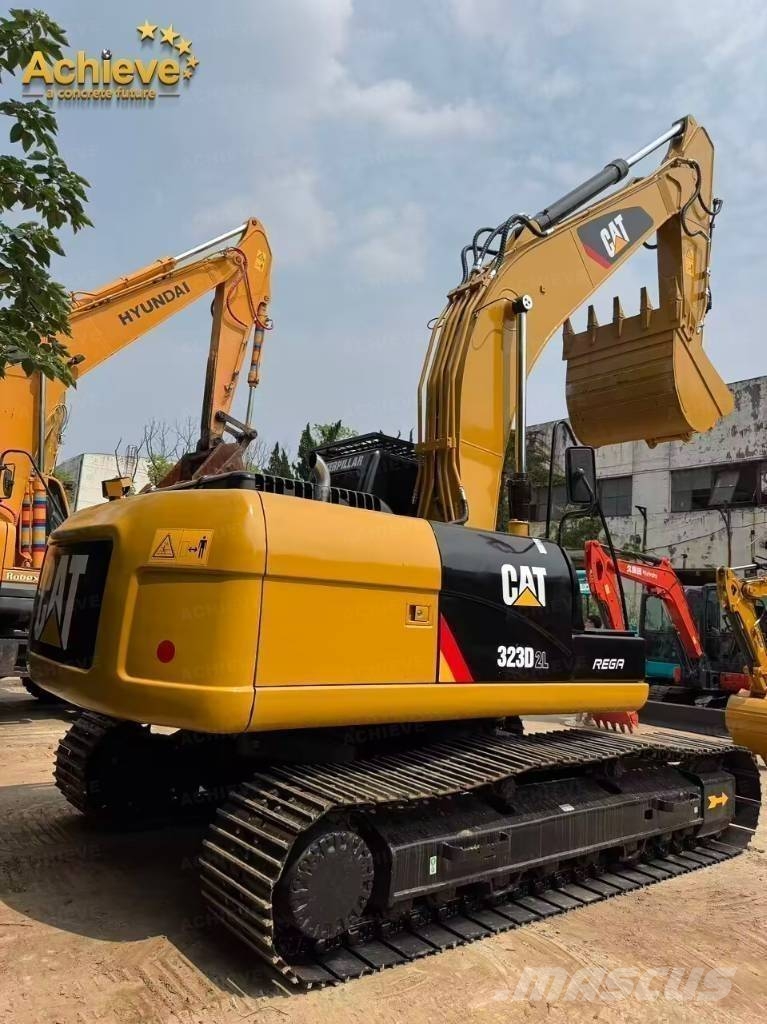 CAT 323D2L Εκσκαφείς με ερπύστριες