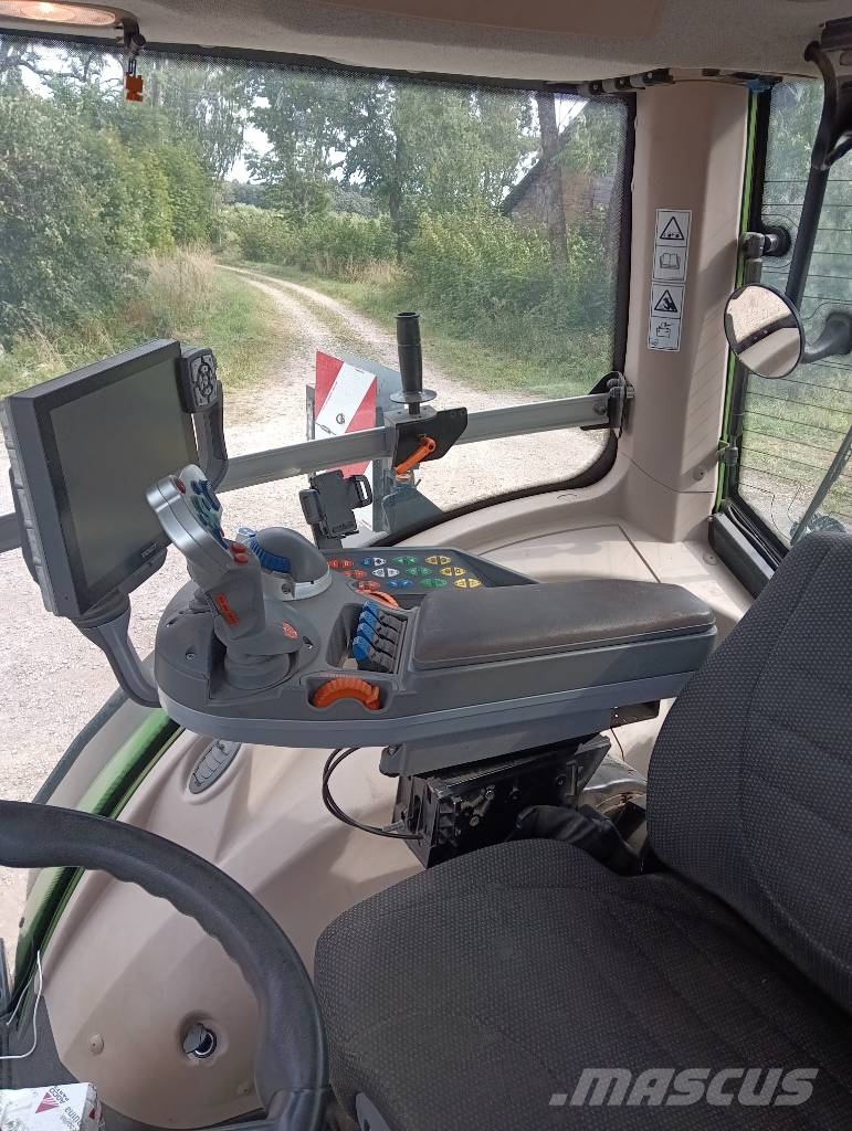Fendt 828 Vario Profi Plus Трактори