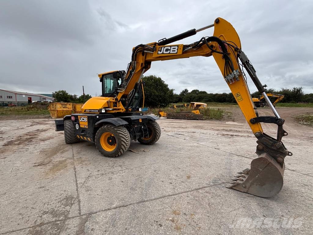 JCB Hydradig Lastik tekerli ekskavatörler