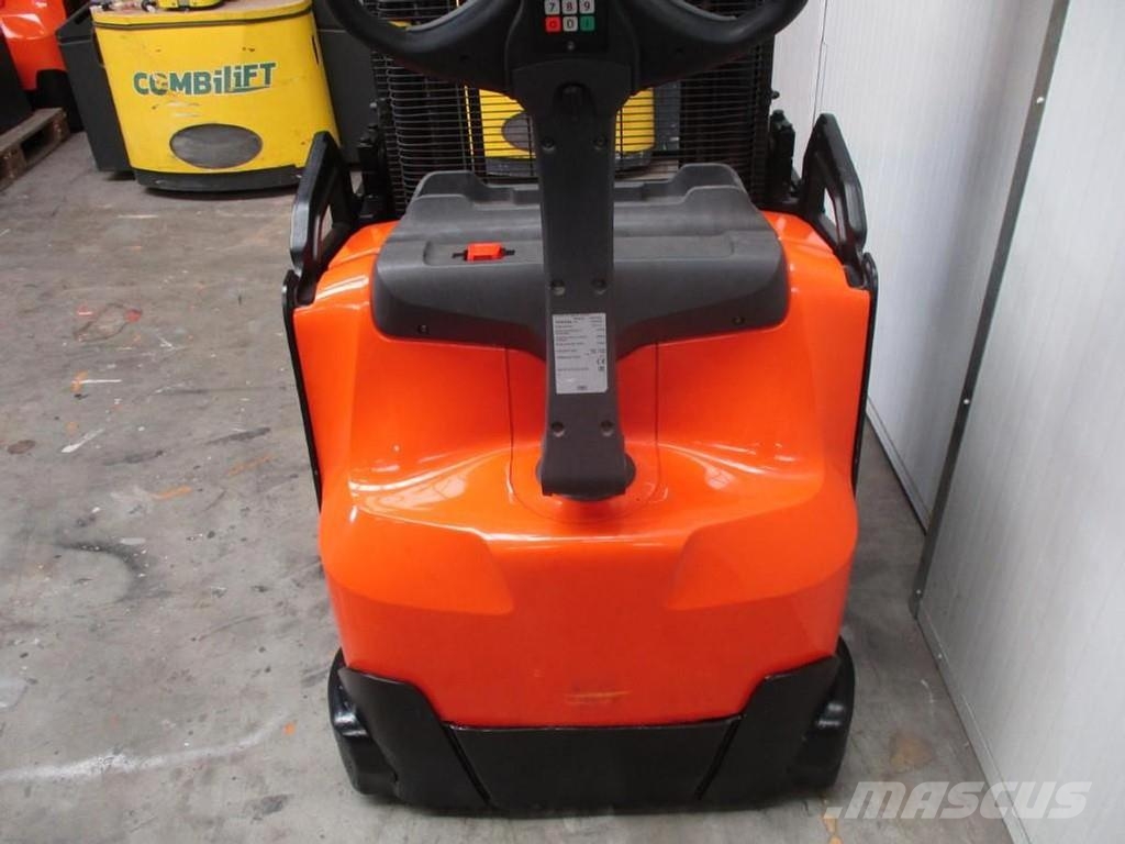 Toyota SWE145 Transpalette accompagnant